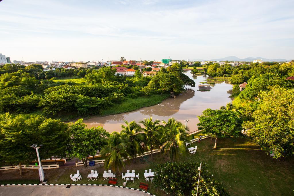 Madina Rayong Hotel Exterior foto