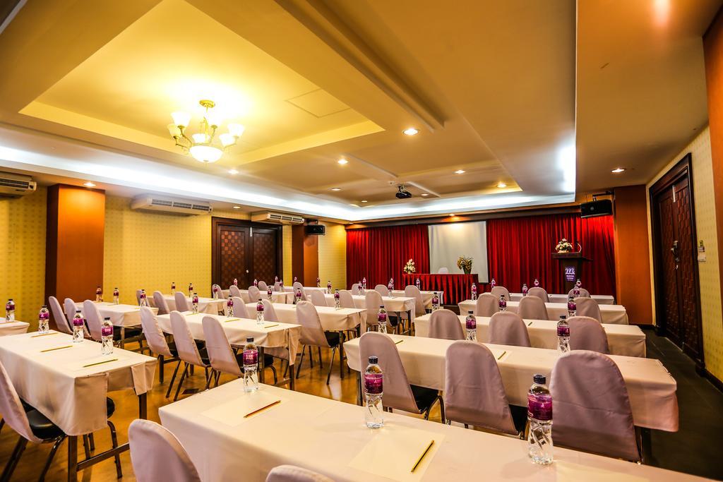 Madina Rayong Hotel Exterior foto