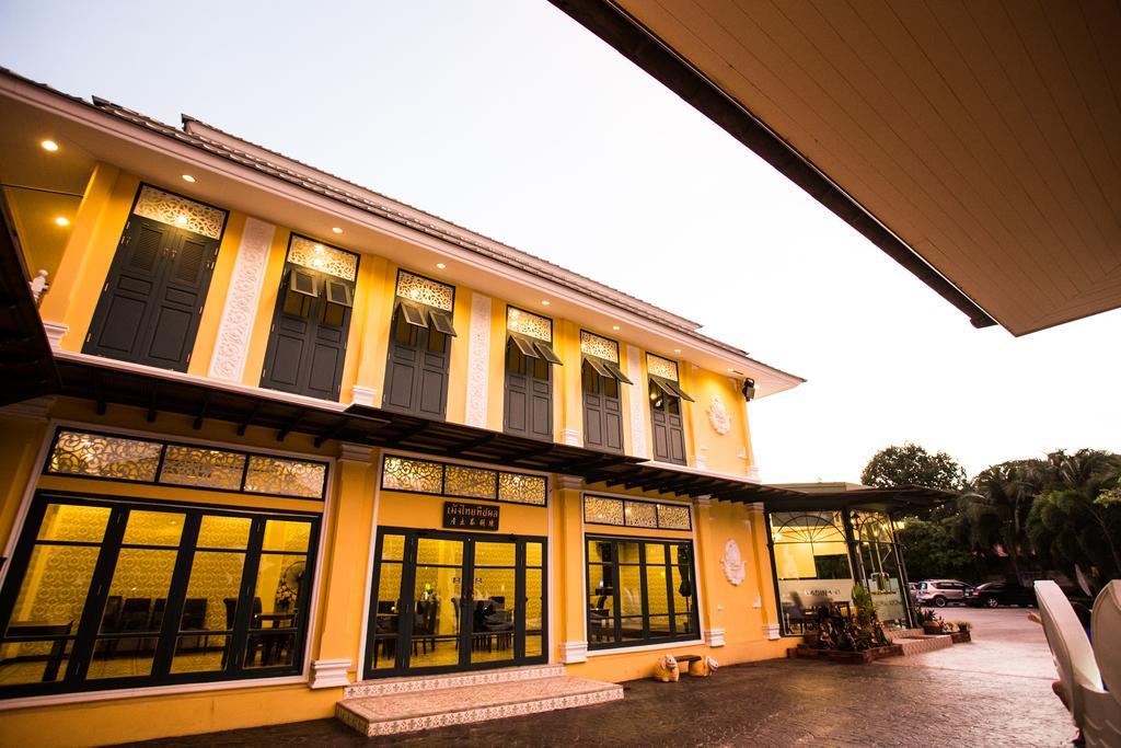Madina Rayong Hotel Exterior foto