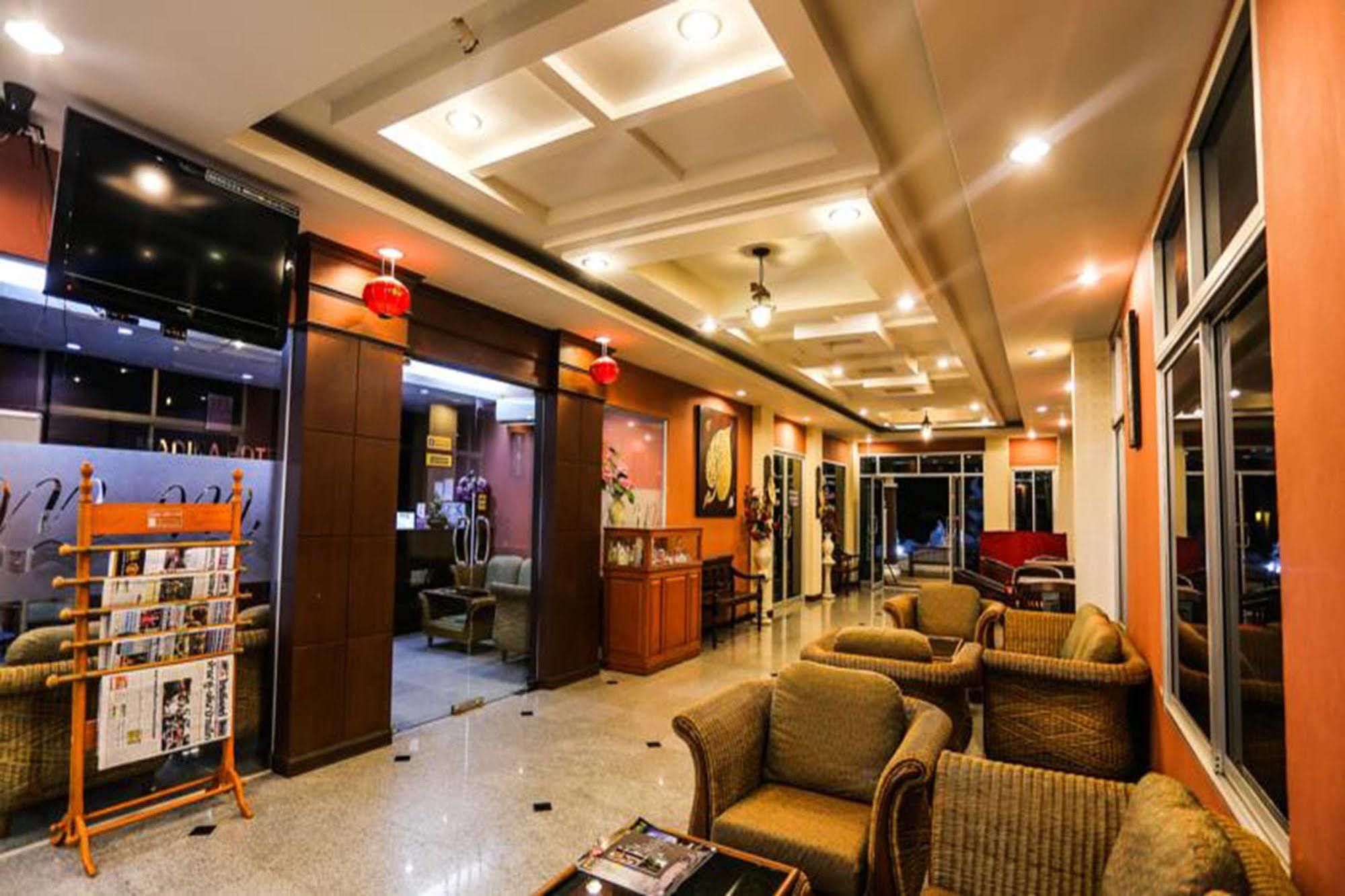 Madina Rayong Hotel Exterior foto