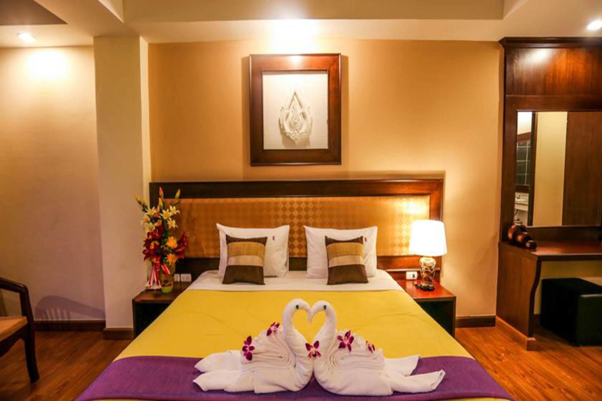 Madina Rayong Hotel Exterior foto