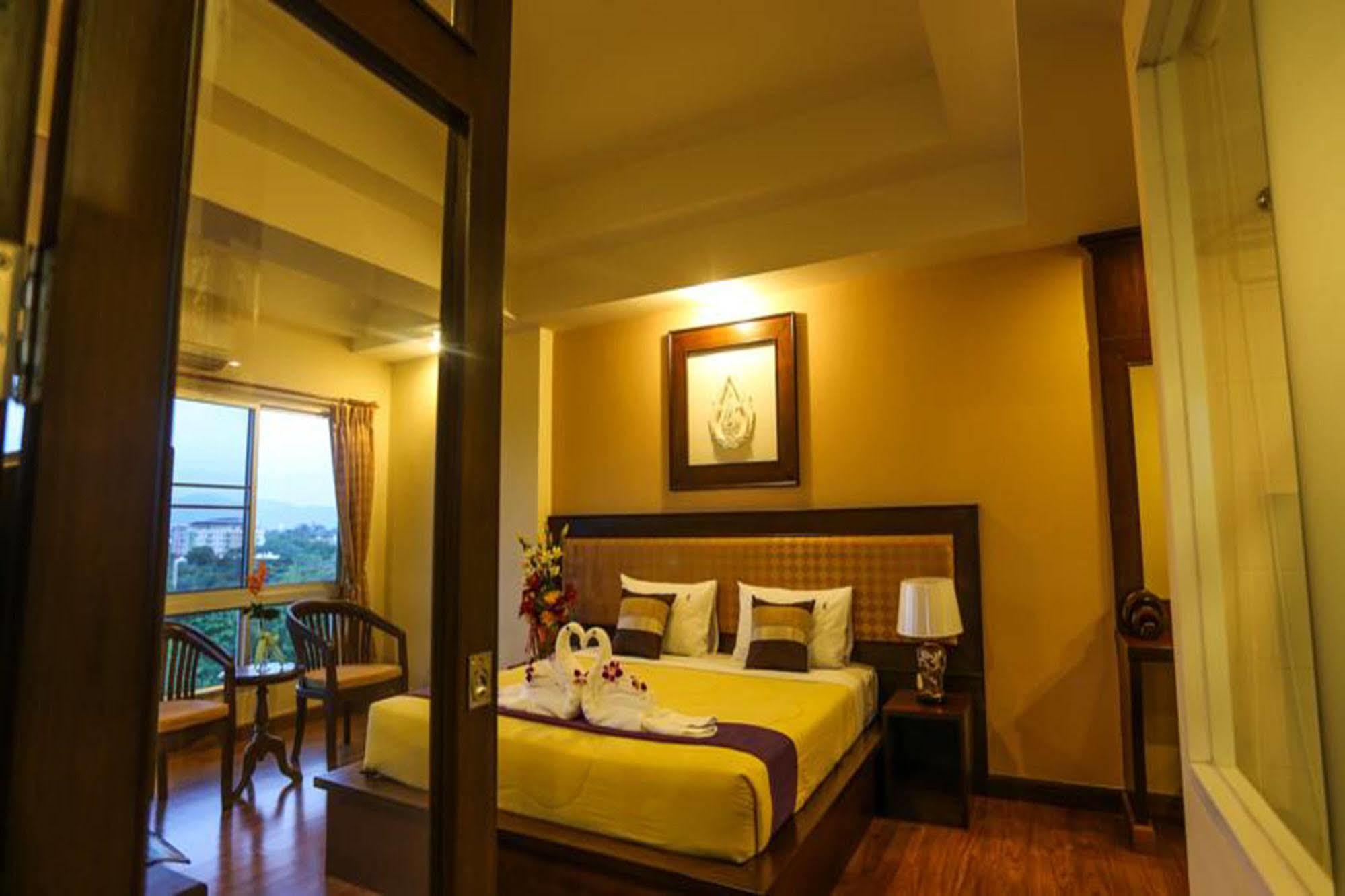Madina Rayong Hotel Exterior foto