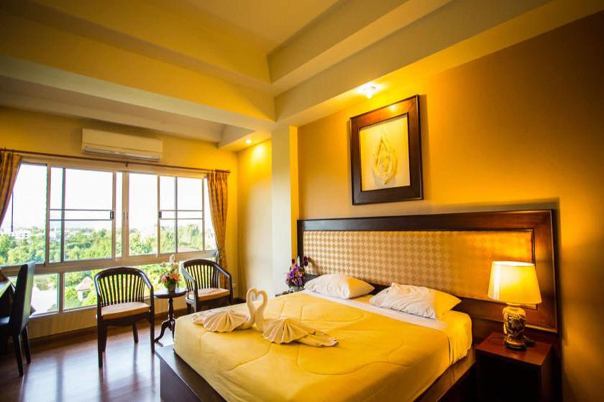 Madina Rayong Hotel Exterior foto