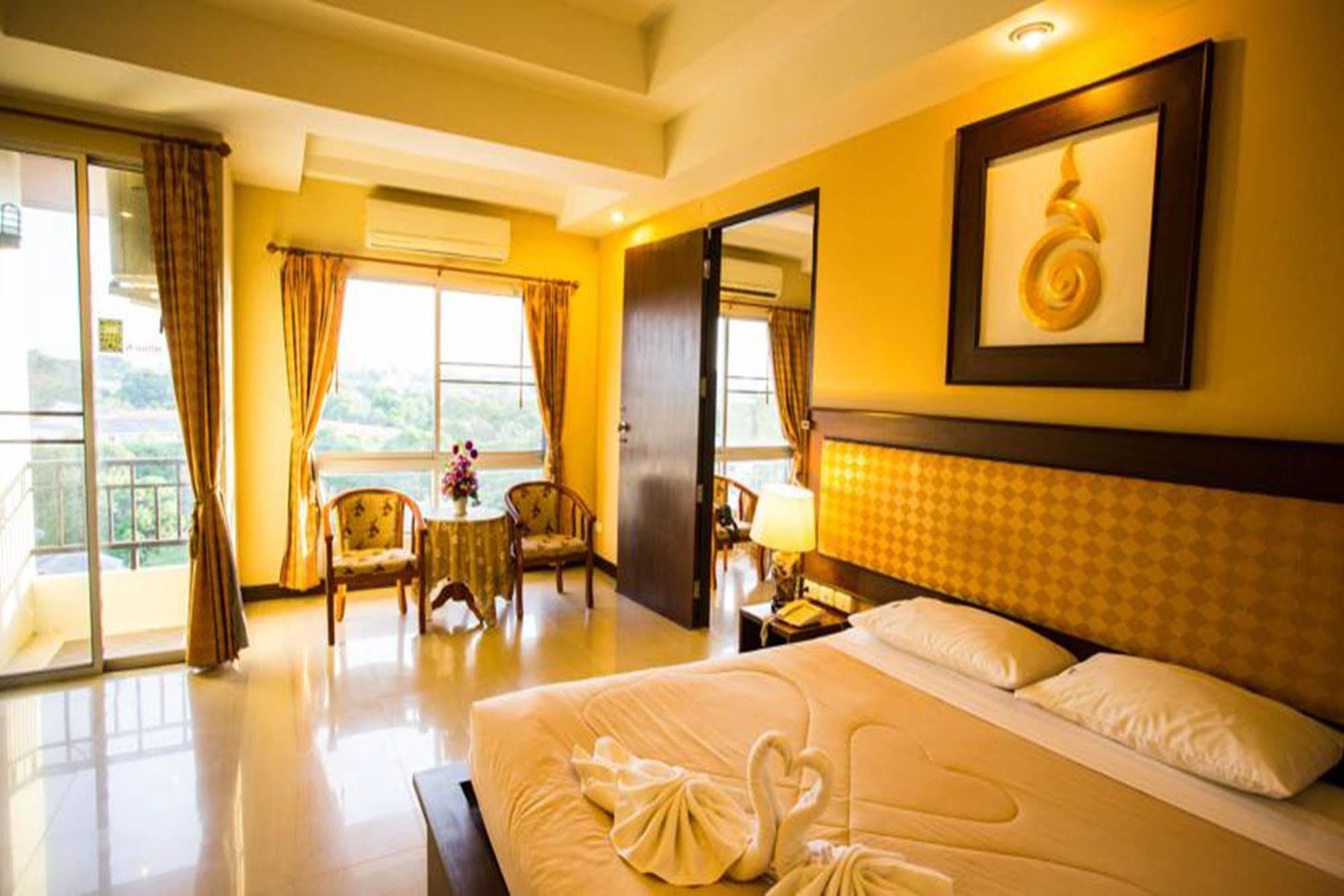 Madina Rayong Hotel Exterior foto